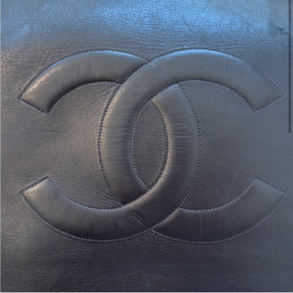 Chanel Black Leather Tote Bag - Picture 2 of 13